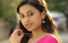 ஸ்ரீதிவ்யா எப்படியெல்லாம் போஸ் கொடுத்துள்ளார் நீங்களே பாருங்கள்!
